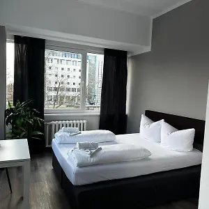 Ootel.com *** Берлин