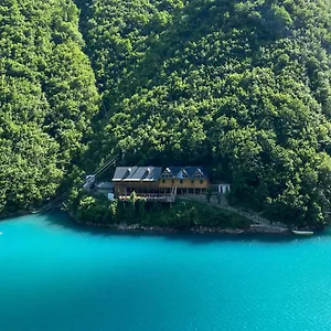Auberge de jeunesse Riverside Komani 